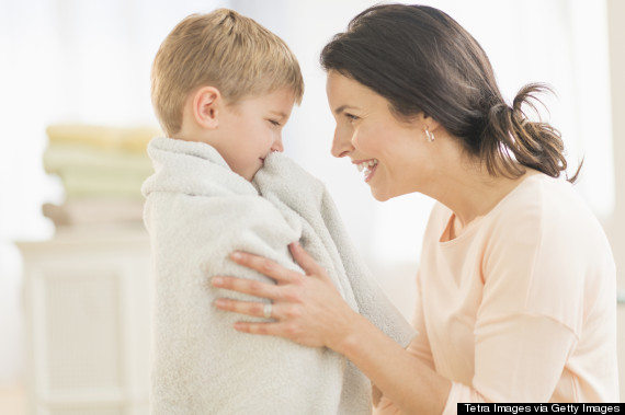 Улыбка заставляет вас казаться более заслуживающим доверия